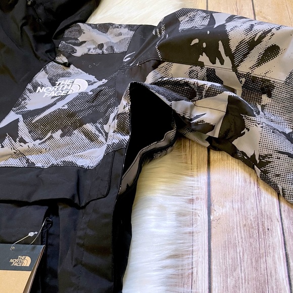 The North Face Men’s Silvani Anorak Jacket - Picture 5 of 11